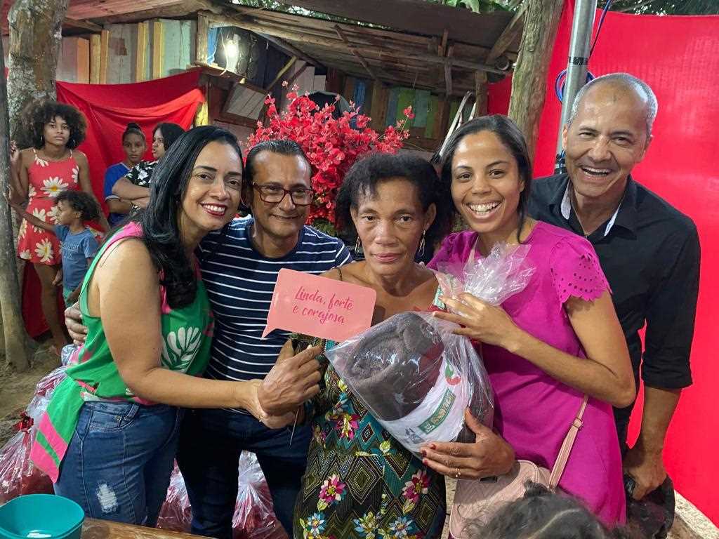 Camacã: Prefeitura homenageia as Mães da Portelinha I através do Projeto Brechó Solidário.
